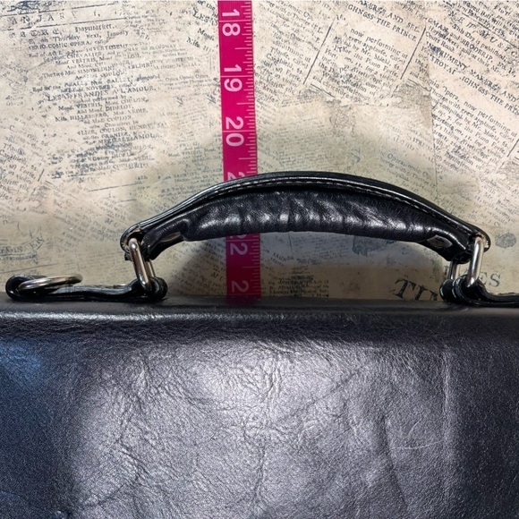 Time Resistance Leather Briefcase - Business Laptop Bag Italian Handmade - Picture 14 of 16